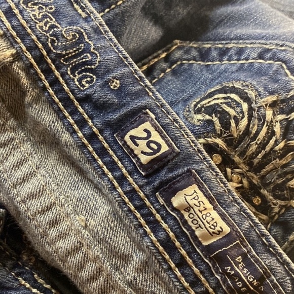 Miss Me Embroidered Embellished Boot
Cut Jeans Sz 29 - Picture 2 of 4